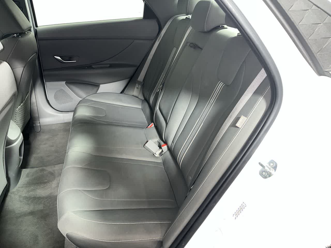 Used 2025 Hyundai Elantra SEL FWD image 28