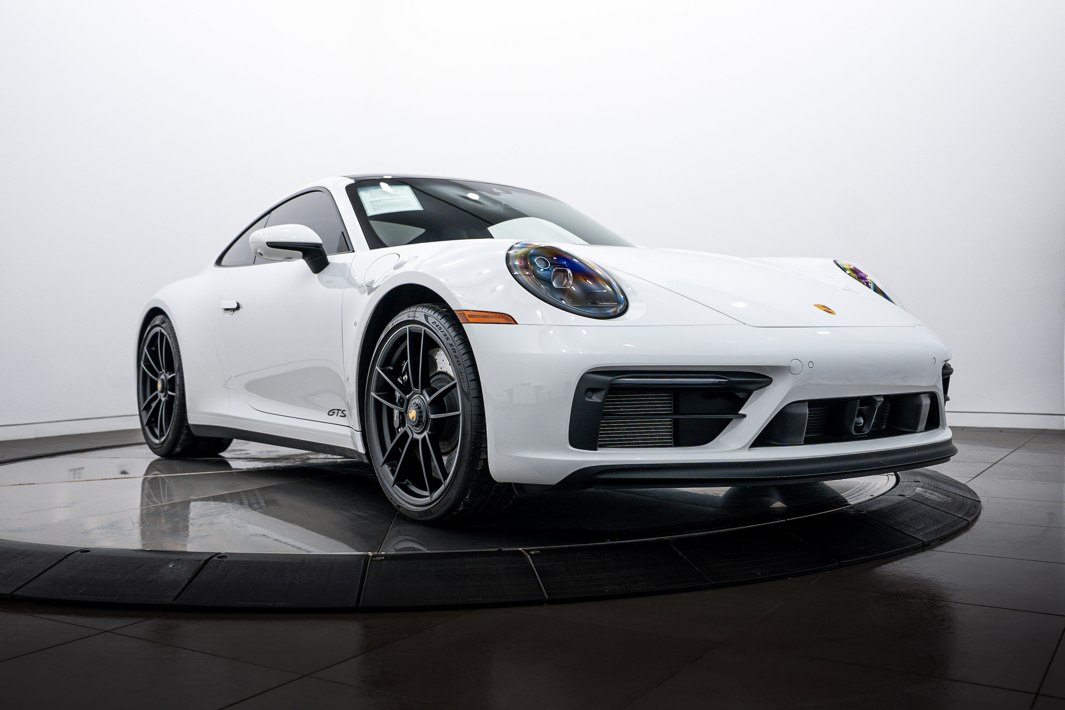 Certified 2024 Porsche 911 Carrera GTS image 9
