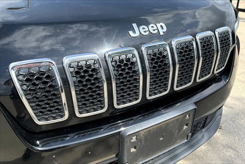 Used 2019 Jeep Cherokee Latitude w/ Popular Appearance Group image 34