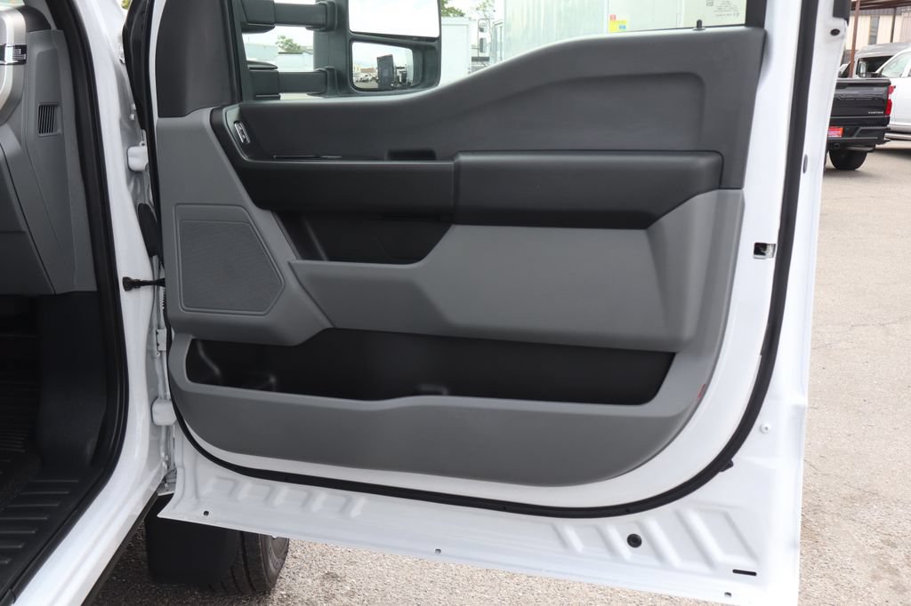 Used 2024 Ford F550 2WD Regular Cab Super Duty w/ XL Chrome Package image 45