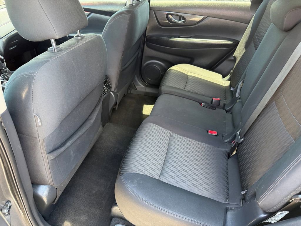 Used 2019 Nissan Rogue SV FWD image 11