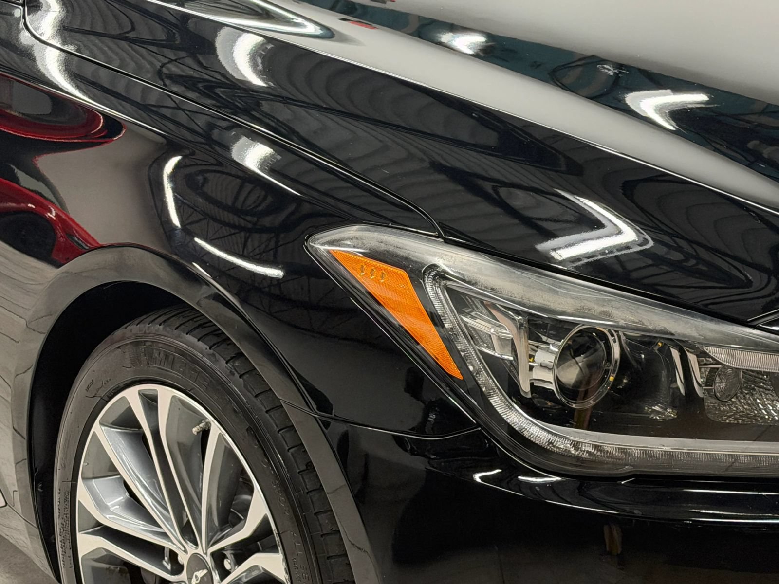 Used 2016 Hyundai Genesis 3.8 RWD image 6