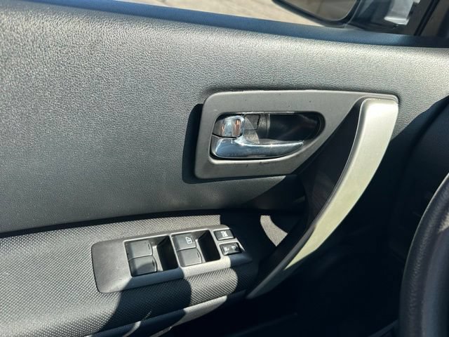 Used 2012 Nissan Rogue SV AWD/4WD image 20