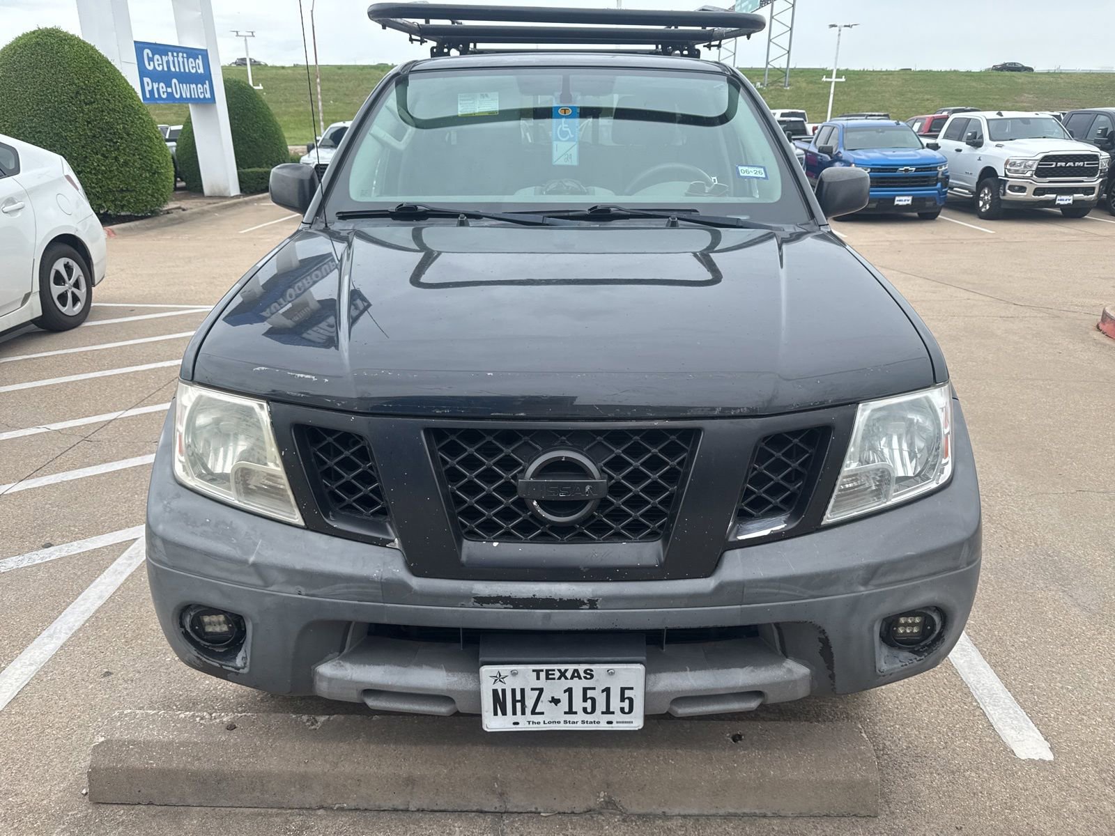 Used 2019 Nissan Frontier SV RWD image 2