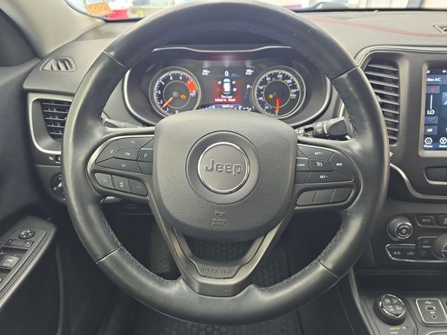 Used 2019 Jeep Cherokee Trailhawk w/ Cold Weather Group image 14