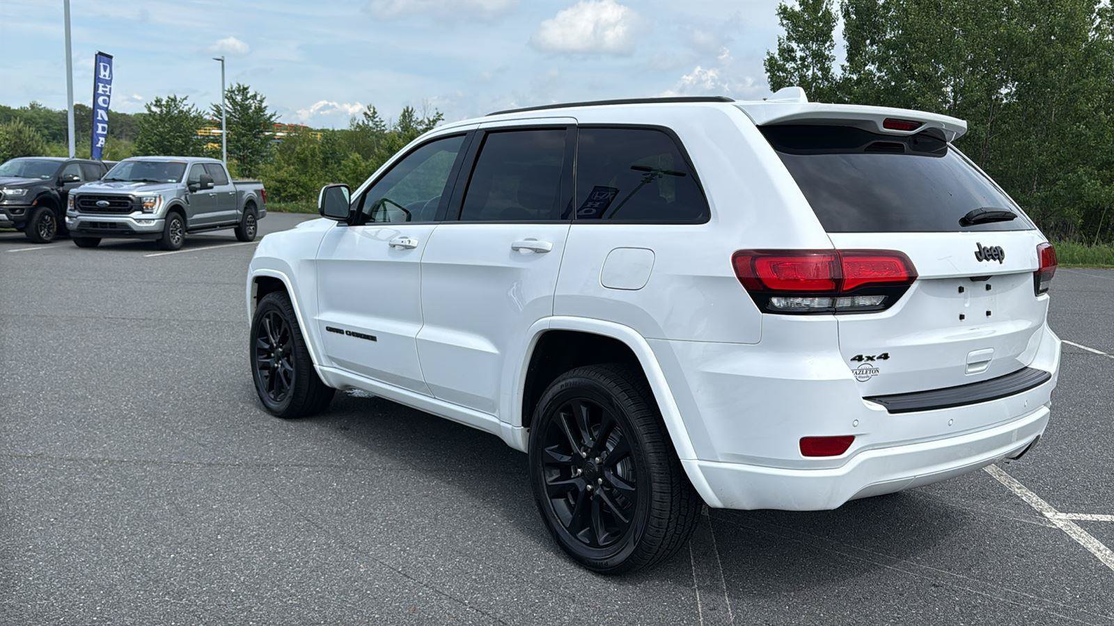 Used 2021 Jeep Grand Cherokee Laredo X AWD/4WD image 9