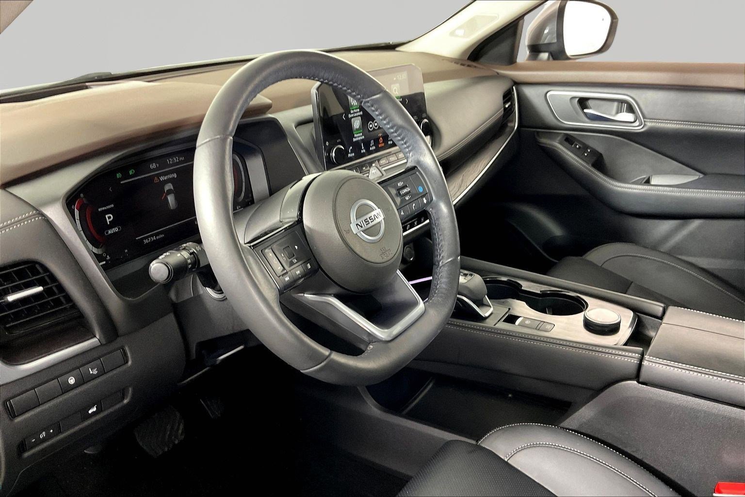 Used 2021 Nissan Rogue Platinum image 17