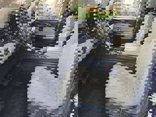 Used 2025 Honda Pilot Touring image 16