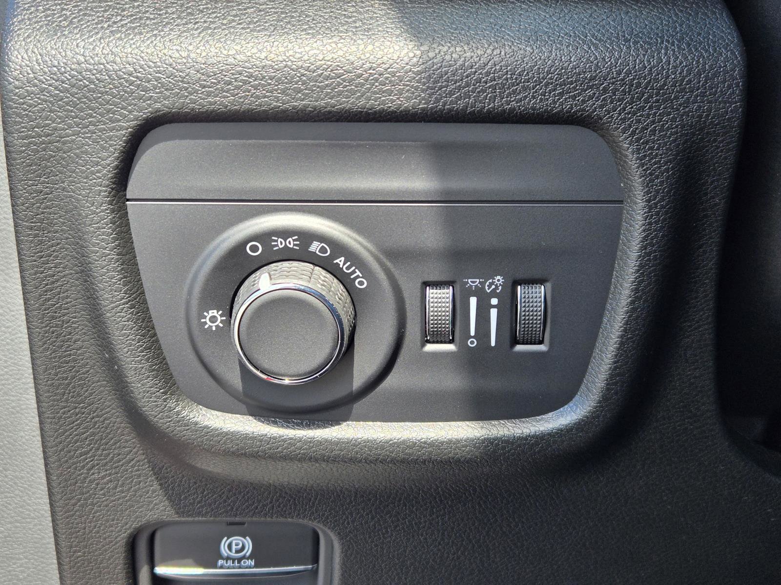 New 2025 Jeep Grand Cherokee L Altitude image 19