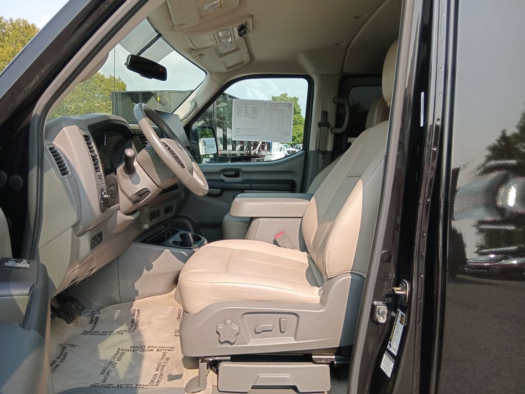 Used 2018 Nissan NV 3500 SL RWD image 15