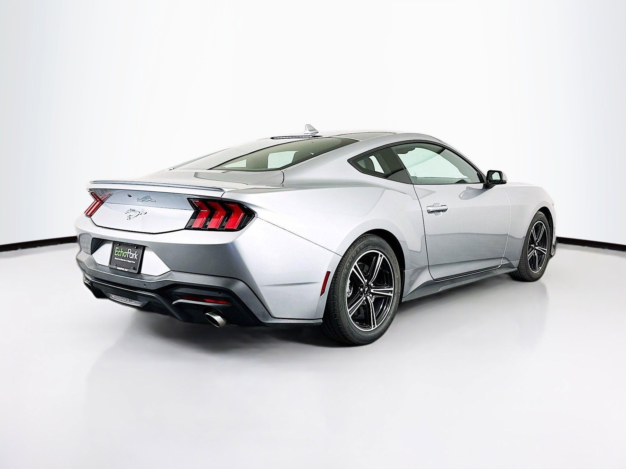 Used 2025 Ford Mustang Premium image 9