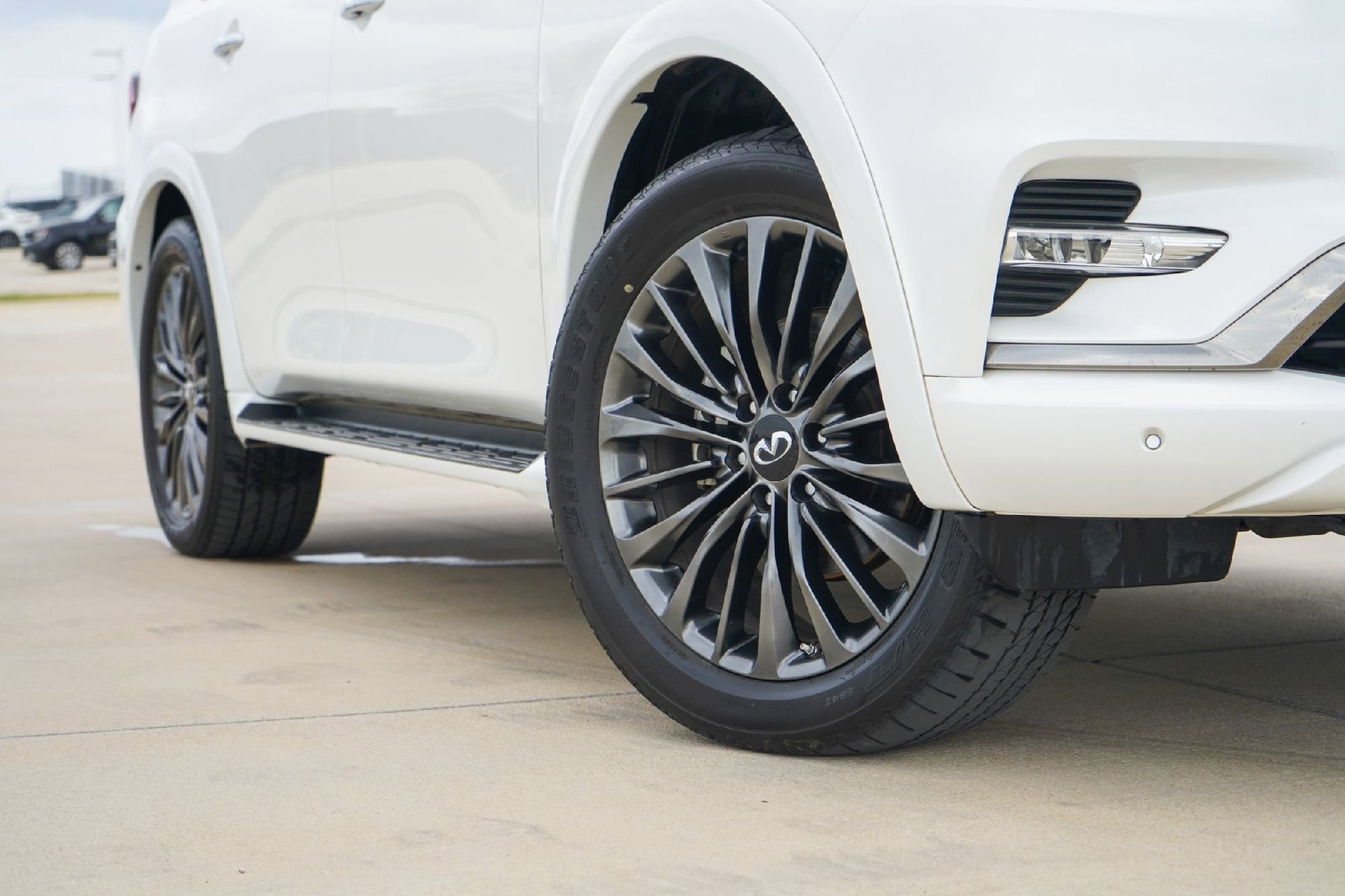 Certified 2024 INFINITI QX80 Premium Select w/ Cargo Package image 2