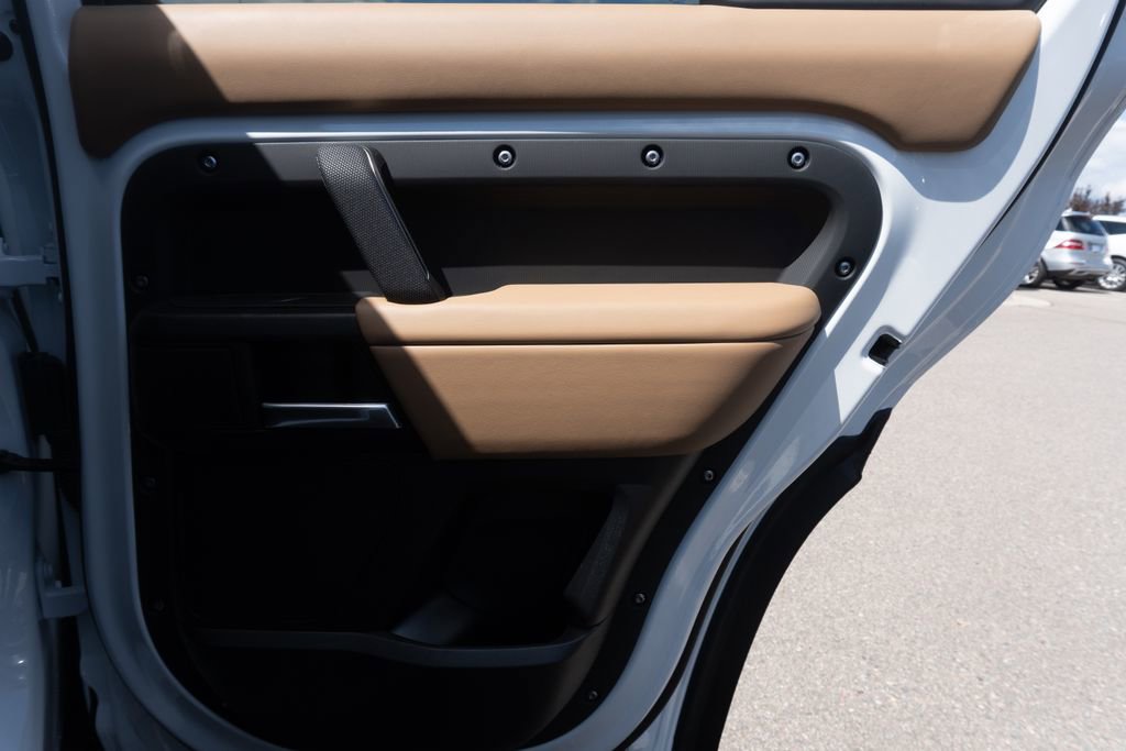 New 2025 Land Rover Defender 110 V8 image 25