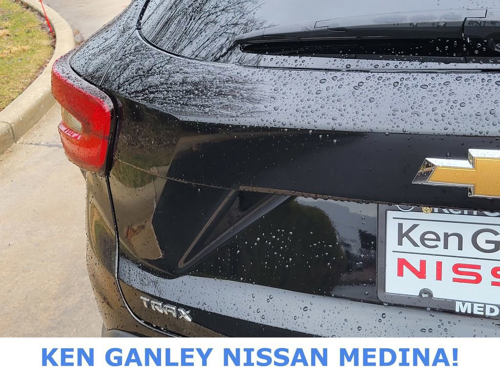 Used 2025 Chevrolet Trax LT image 16