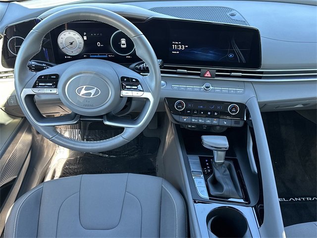 Certified 2025 Hyundai Elantra SEL image 22