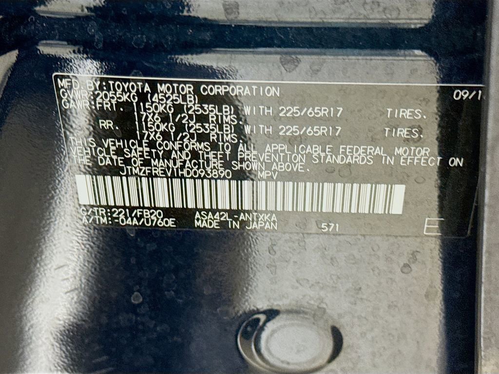 Used 2017 Toyota RAV4 LE FWD image 28