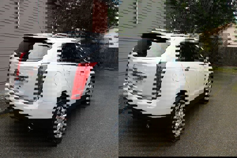 Used 2010 Cadillac SRX Performance image 3