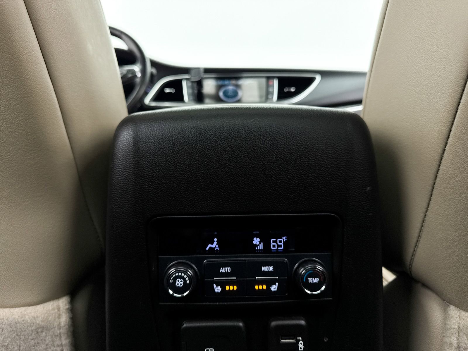 Used 2019 Buick Enclave Premium w/ Experience Buick Package image 29