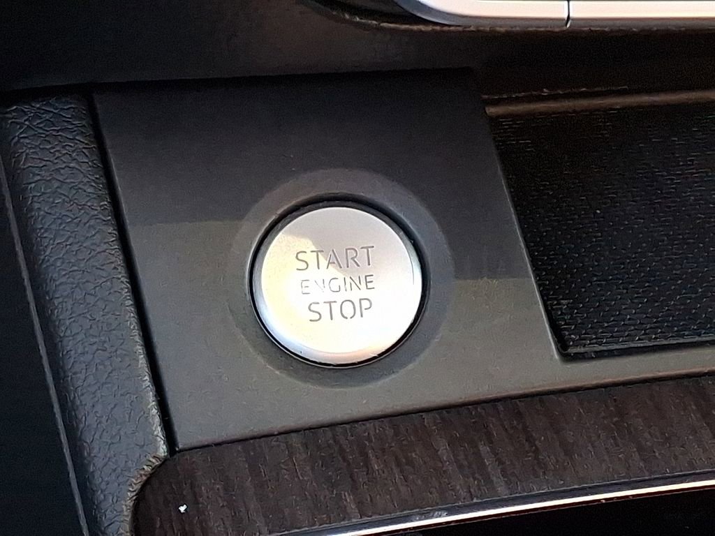 Used 2021 Audi Q5 e Premium w/ Convenience Package image 23