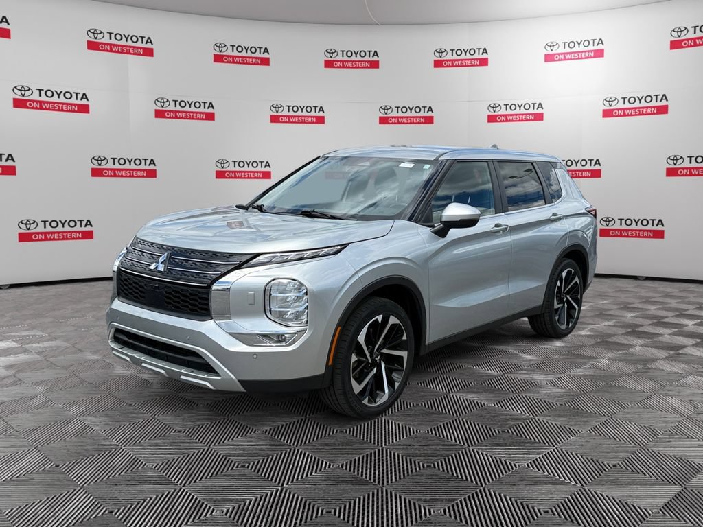 Used 2024 Mitsubishi Outlander SE AWD/4WD image 1
