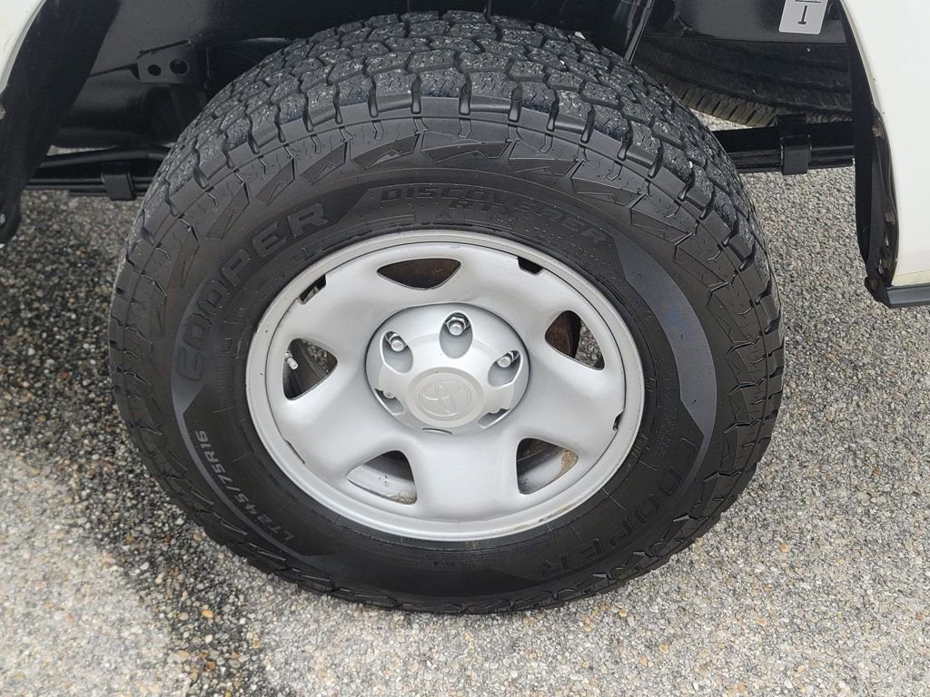 Used 2020 Toyota Tacoma SR image 26