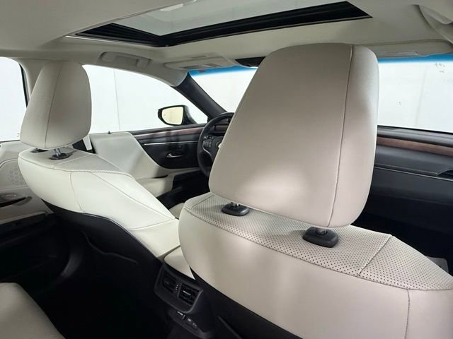 Certified 2025 Lexus ES 300h 300h w/ Premium Package image 28