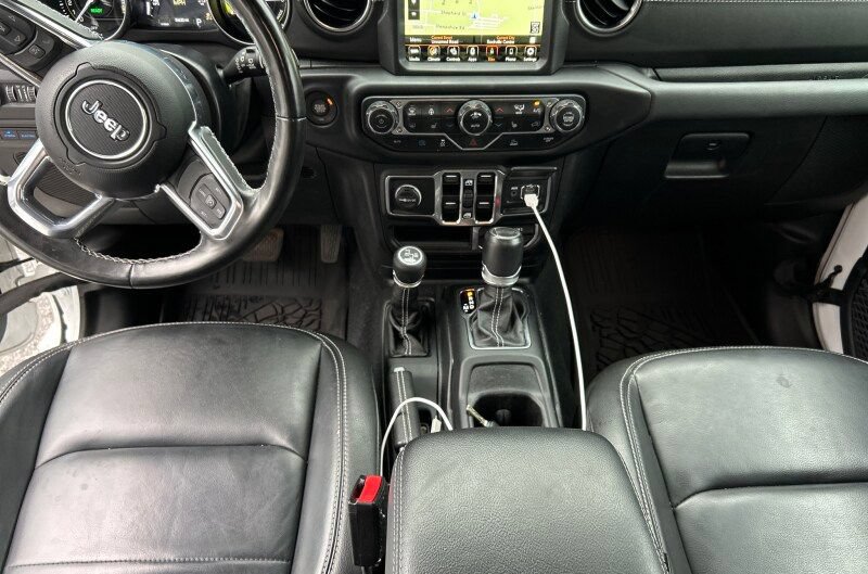 Used 2022 Jeep Wrangler Unlimited Sahara w/ Cold Weather Group AWD/4WD image 12