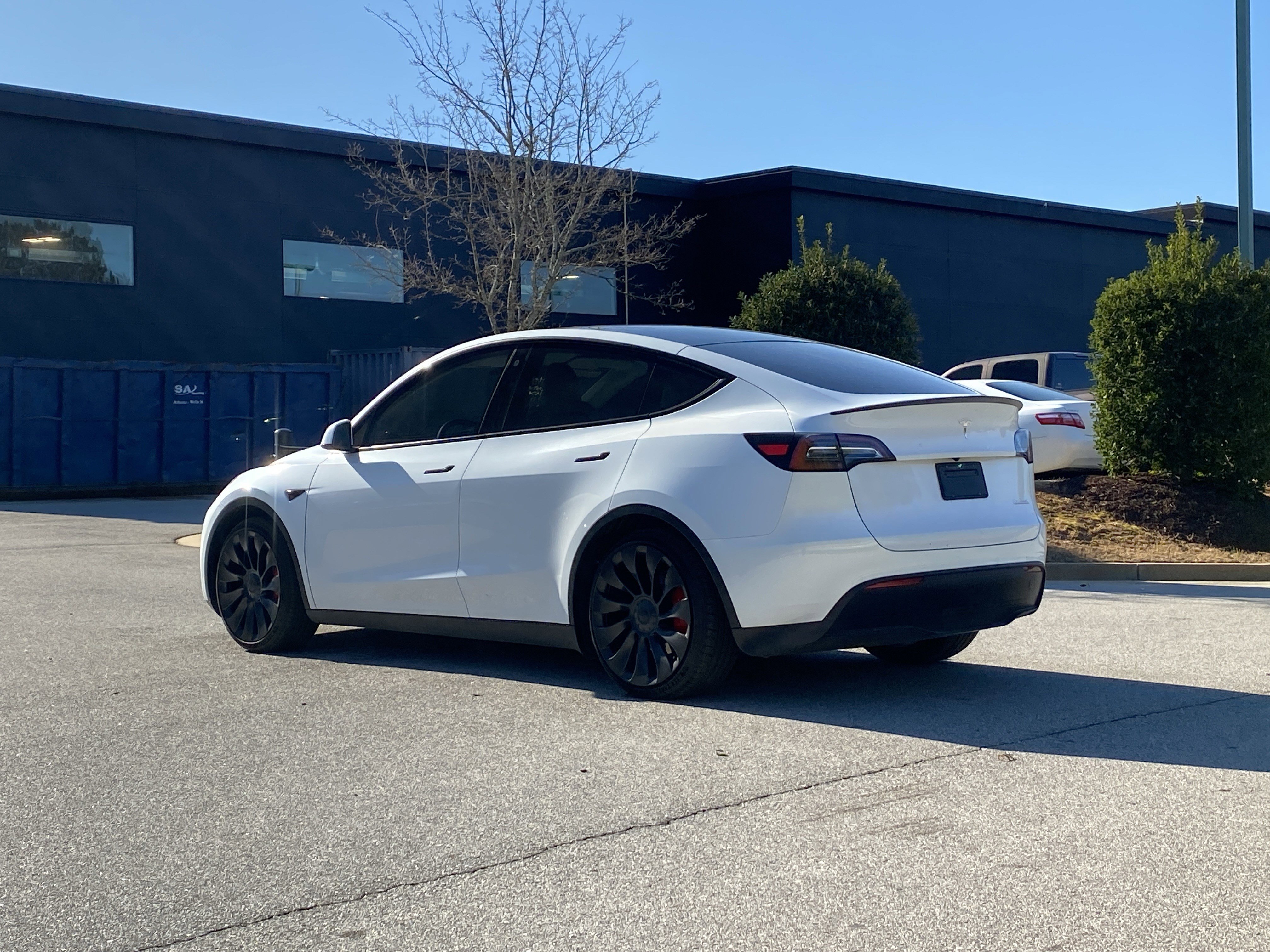 Used 2023 Tesla Model Y Long Range image 15