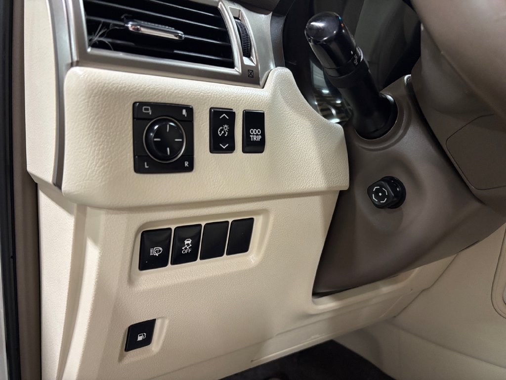 Used 2019 Lexus GX 460 Premium w/ Premium Package AWD/4WD image 31