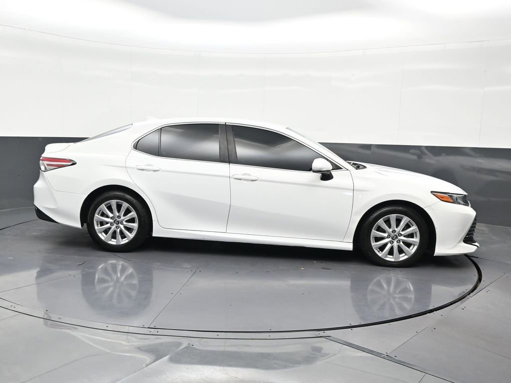 Used 2019 Toyota Camry LE FWD image 7