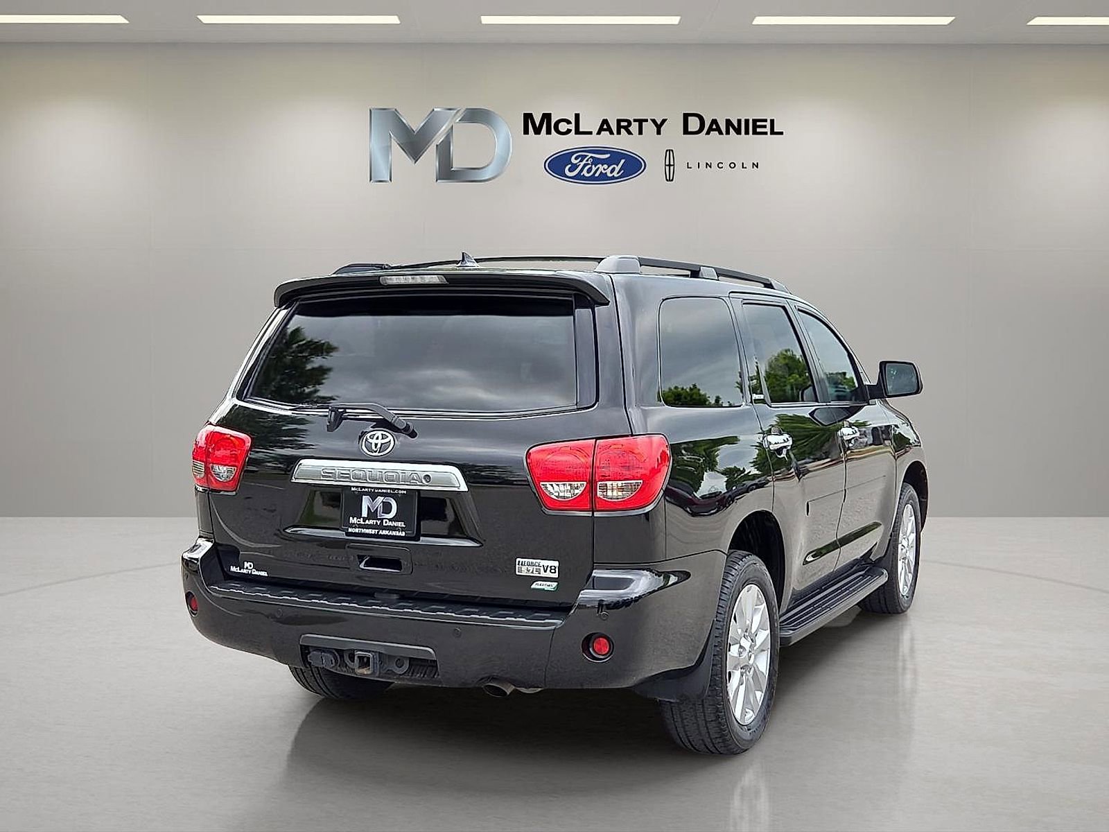 Used 2014 Toyota Sequoia Platinum AWD/4WD image 5