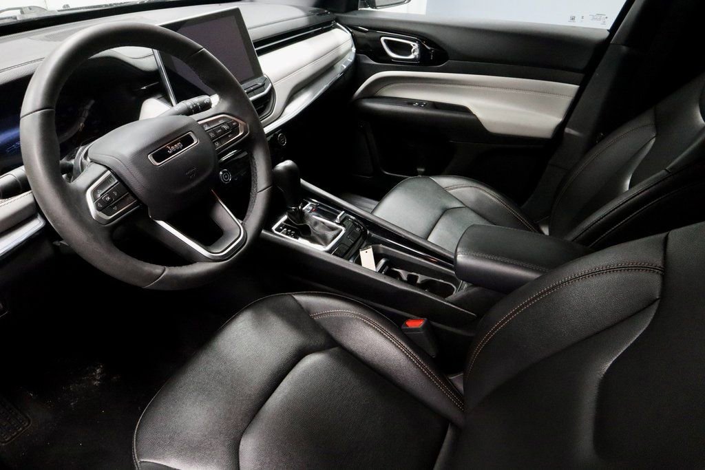 Used 2024 Jeep Compass Limited image 22