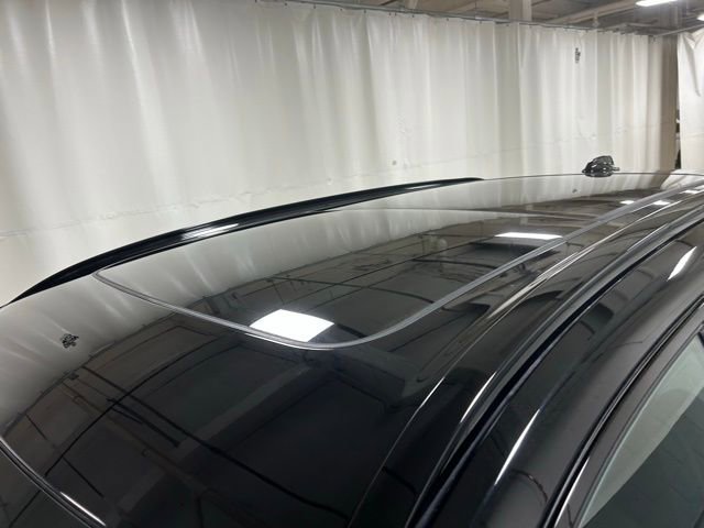 Used 2023 Volvo XC60 T8 Plus image 5