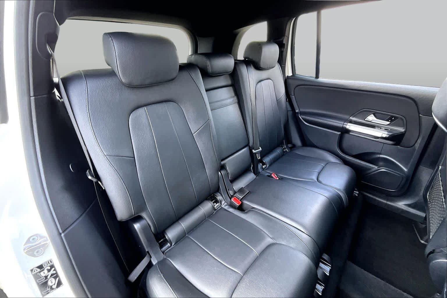 Used 2022 Mercedes-Benz GLB 250 4MATIC image 18