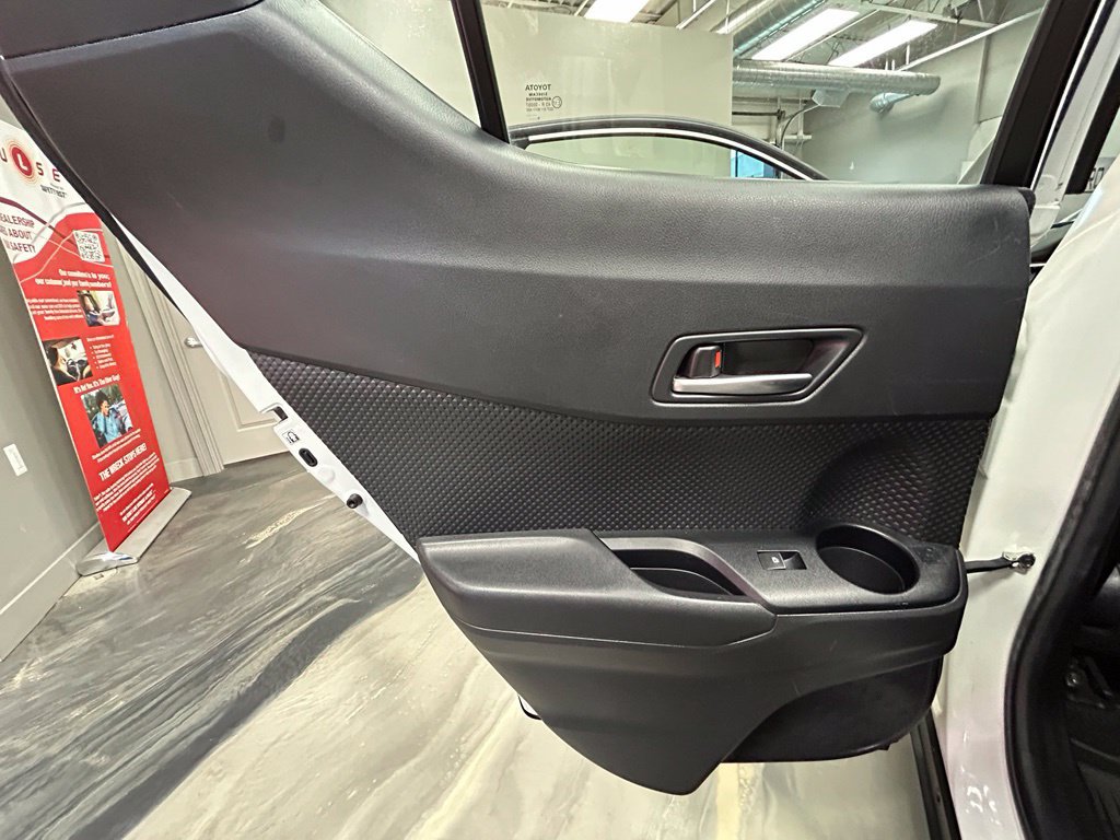 Used 2019 Toyota C-HR XLE FWD image 47
