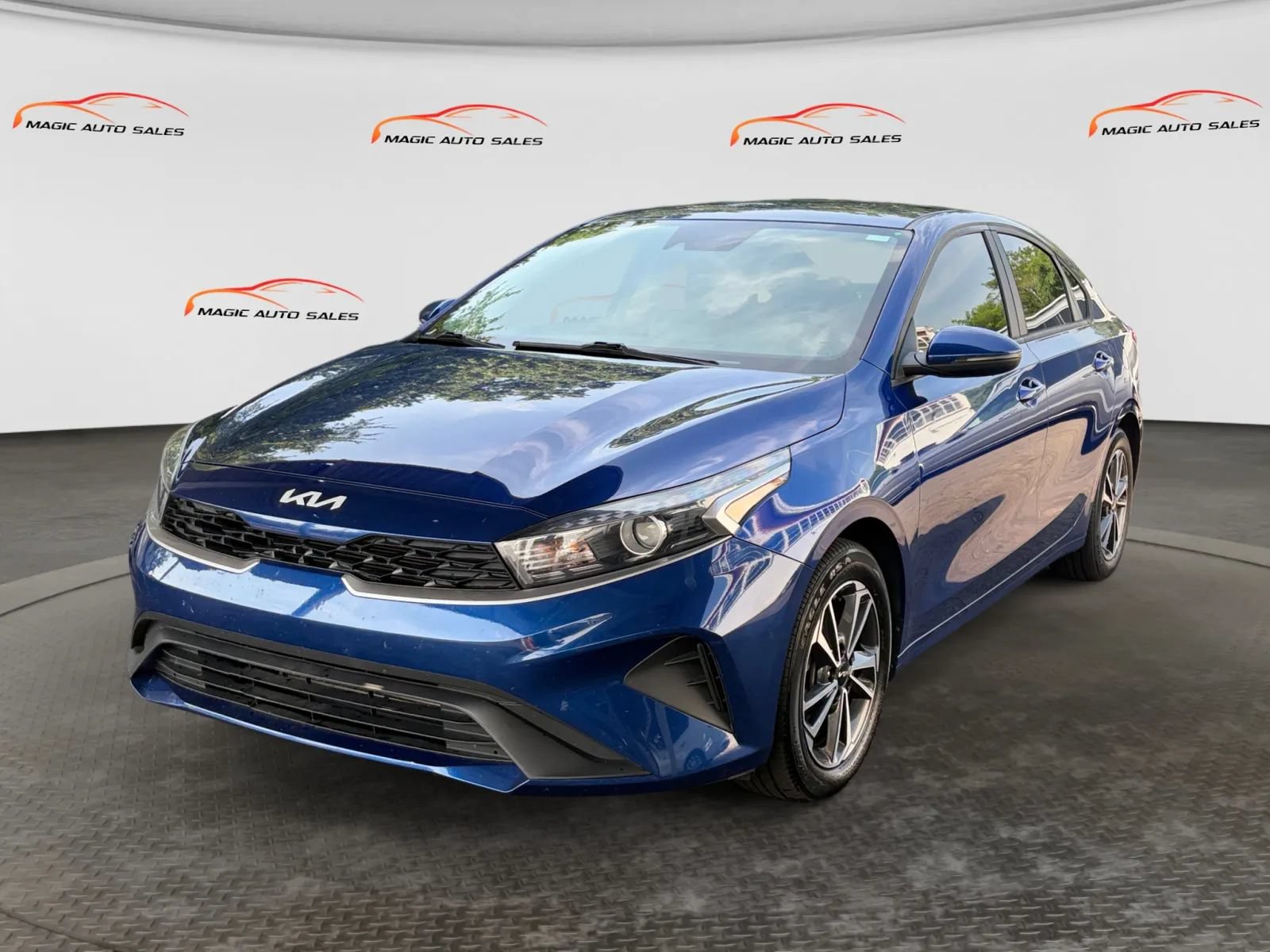 Used 2023 Kia Forte LXS w/ LXS Technology Package FWD image 1