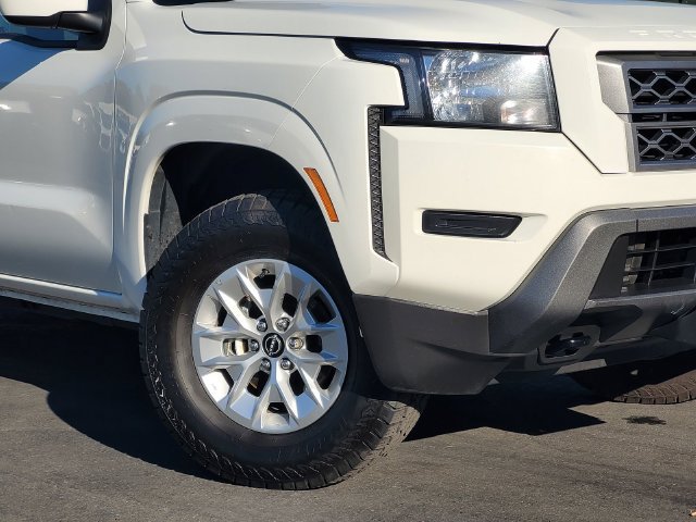 Used 2024 Nissan Frontier SV AWD/4WD image 9