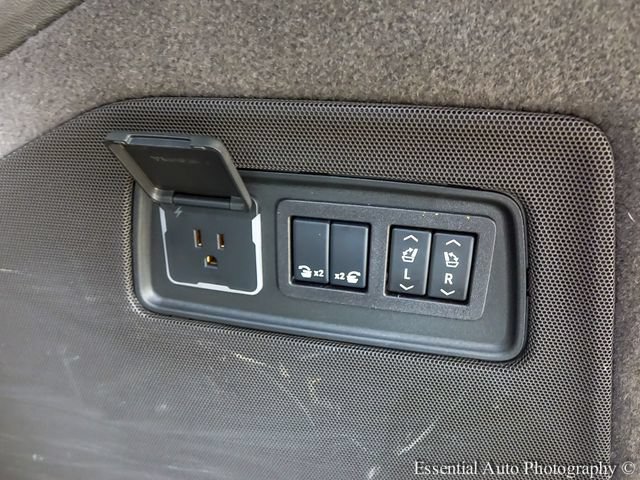 Certified 2025 Cadillac Escalade Premium Luxury w/ LPO, Floor Liner Package AWD/4WD image 27