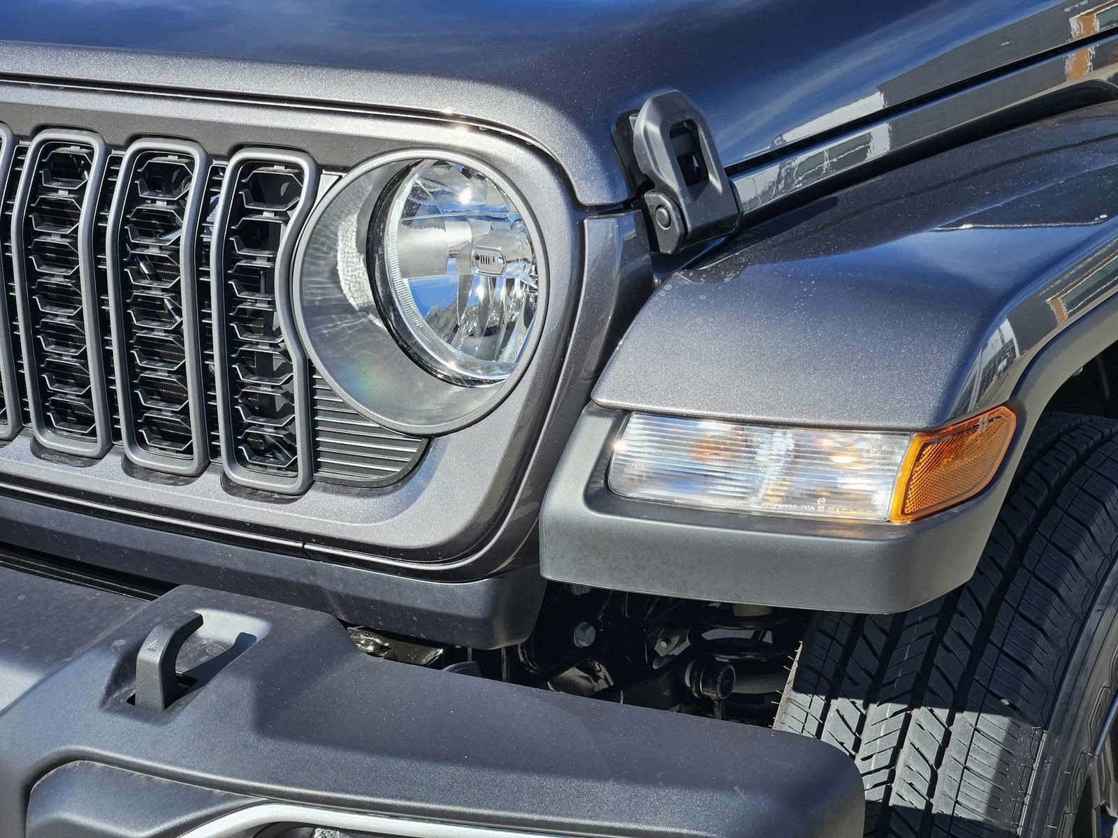 New 2026 Jeep Gladiator Sport AWD/4WD image 10