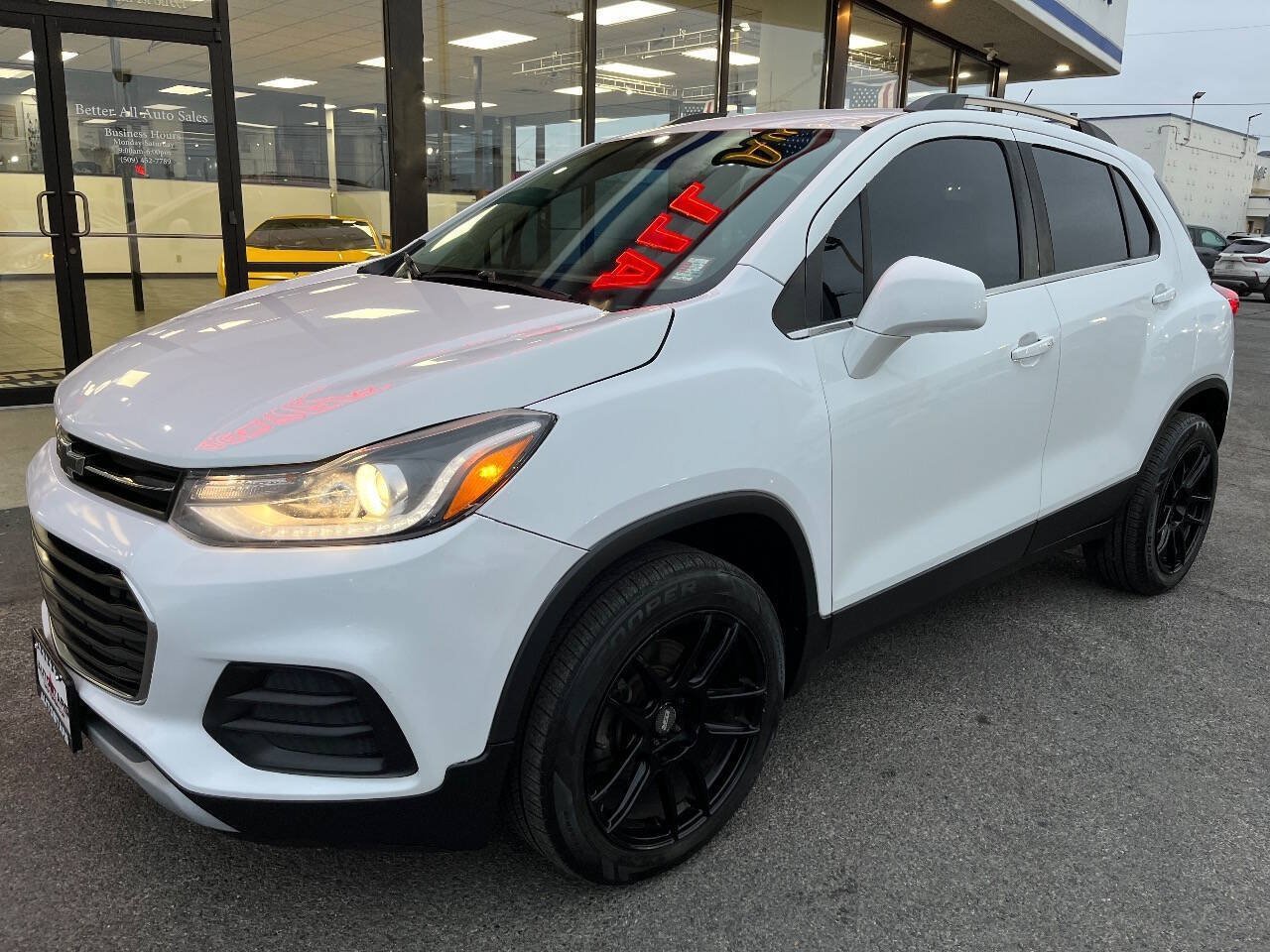 Used 2020 Chevrolet Trax LT w/ LT Convenience Package AWD/4WD image 1