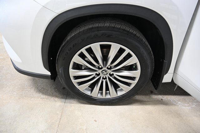 Used 2022 Toyota Highlander Platinum image 35