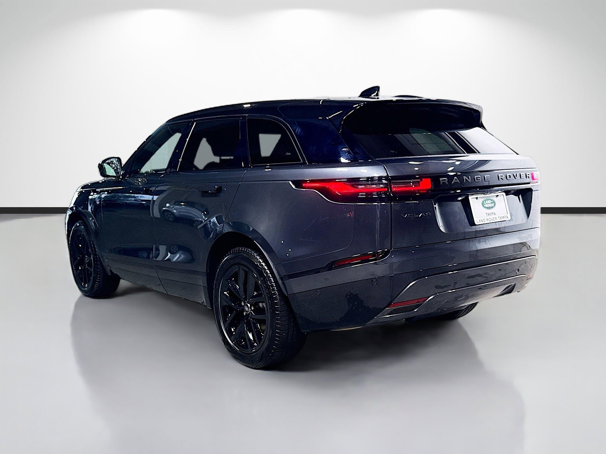 Certified 2026 Land Rover Range Rover Velar Dynamic SE AWD/4WD image 3