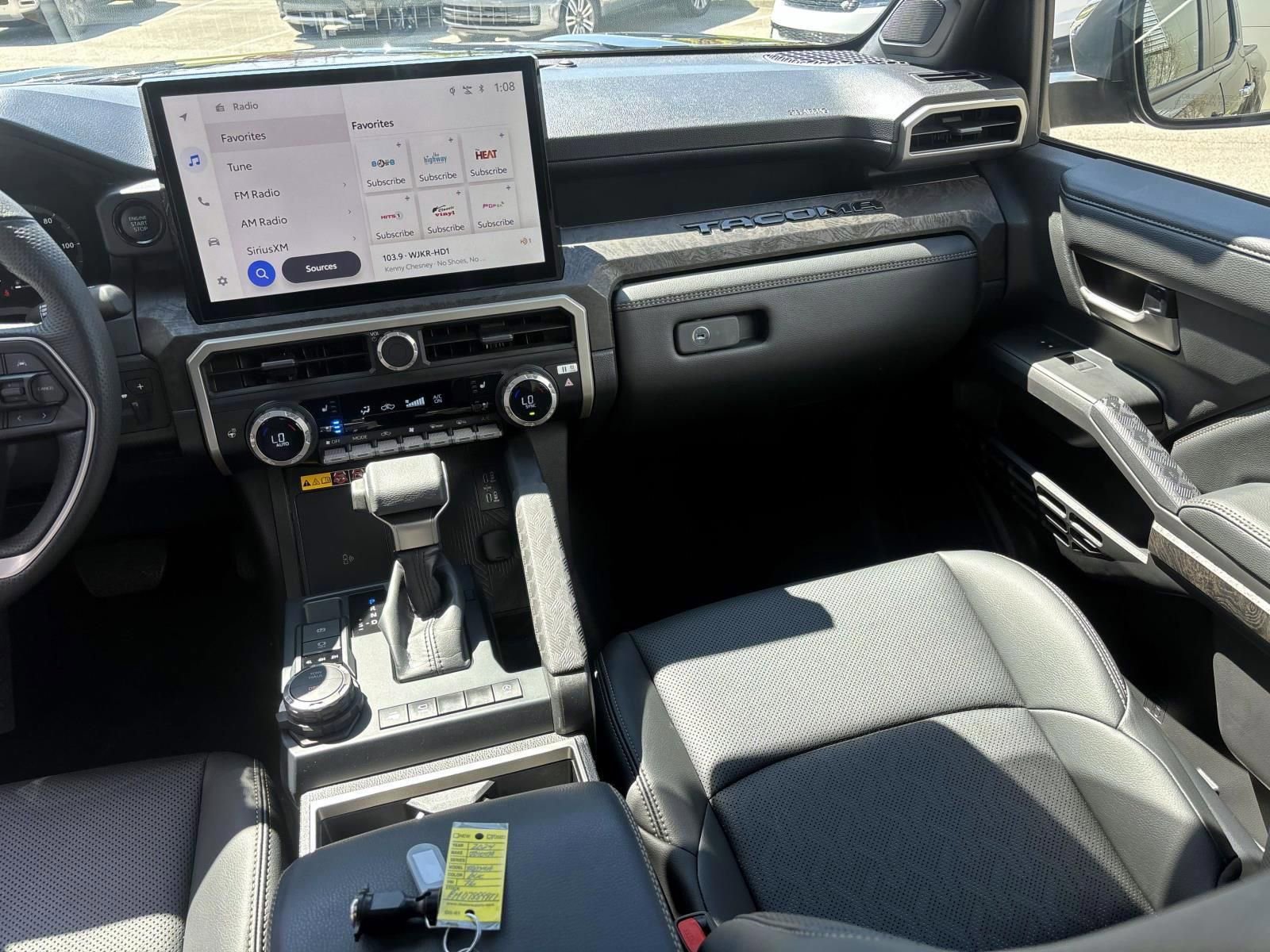 Used 2024 Toyota Tacoma Limited w/ Limited Package (LT) AWD/4WD image 33