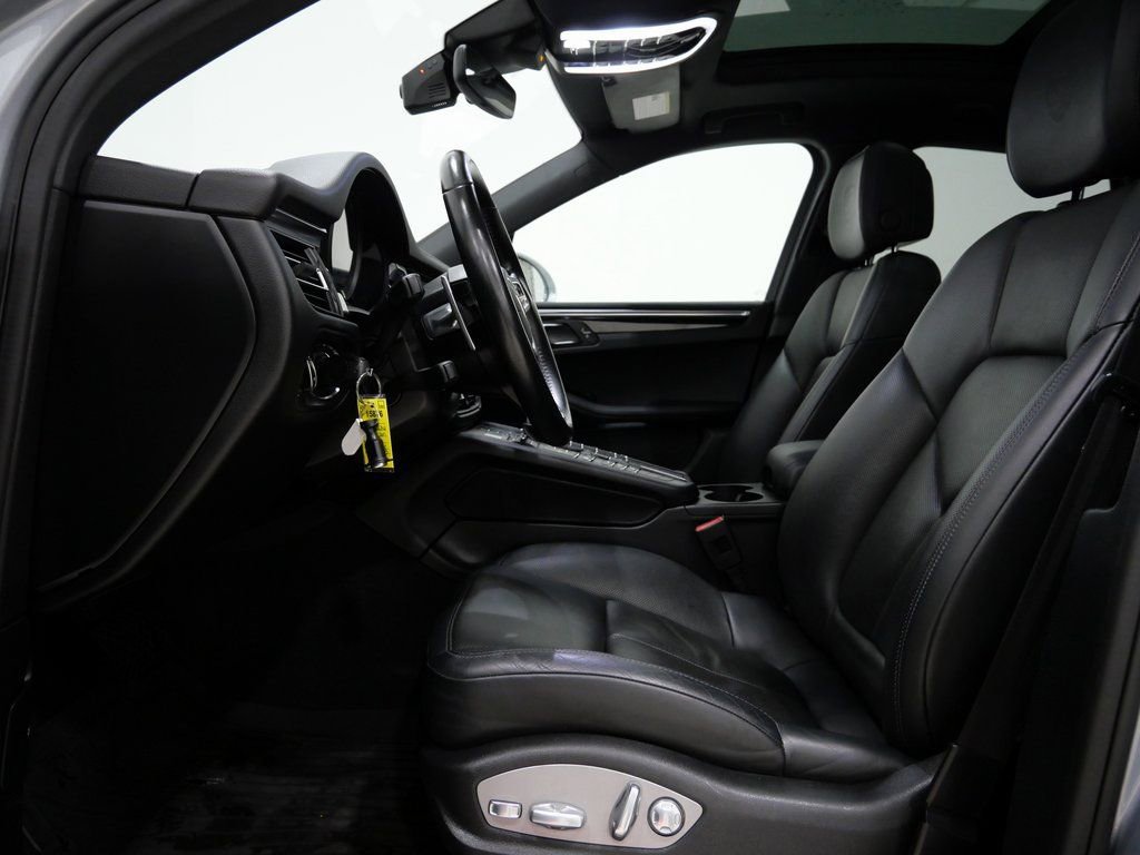 Used 2019 Porsche Macan Base image 12