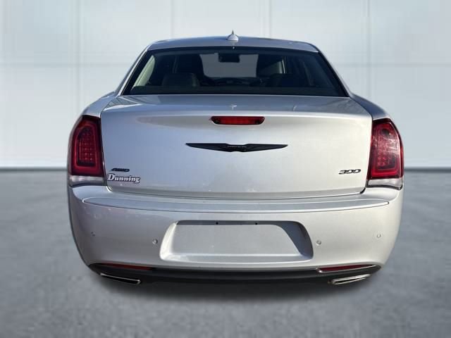 Used 2023 Chrysler 300 Touring L w/ Popular Equipment Group image 4