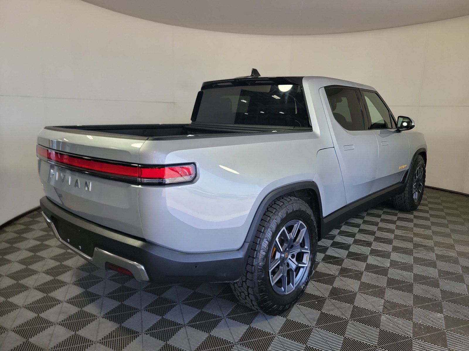 Used 2022 Rivian R1T Adventure AWD/4WD image 39
