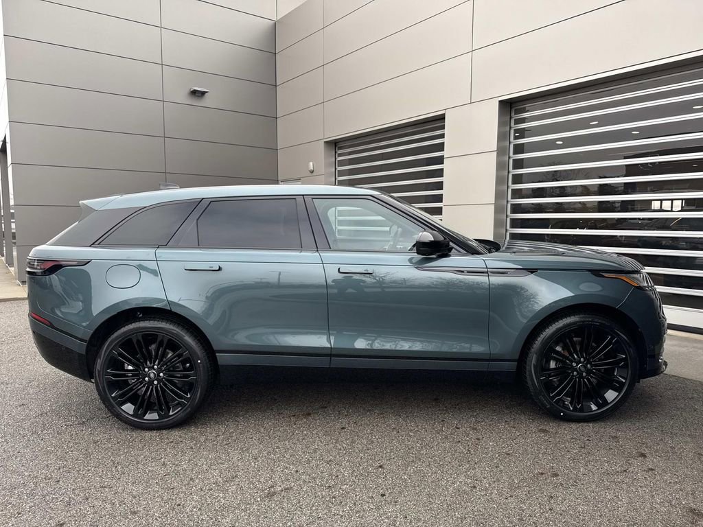 New 2026 Land Rover Range Rover Velar Dynamic SE image 8