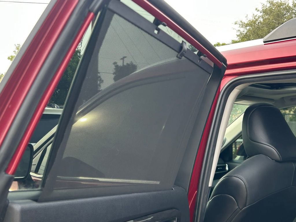 Used 2023 Toyota Highlander Limited image 25