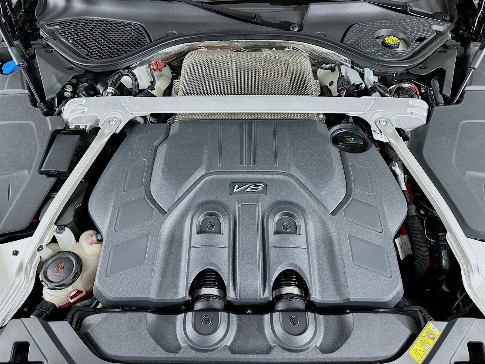 New 2026 Bentley Flying Spur V8 AWD/4WD image 16