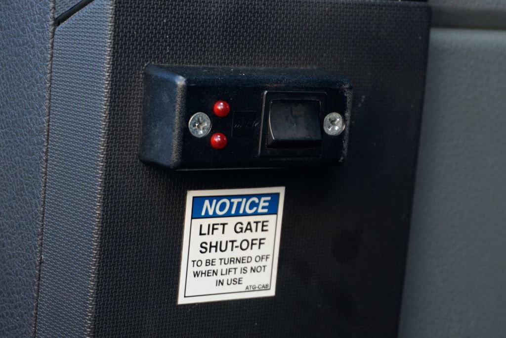 Used 2016 Ford F650 2WD Crew Cab Super Duty image 28